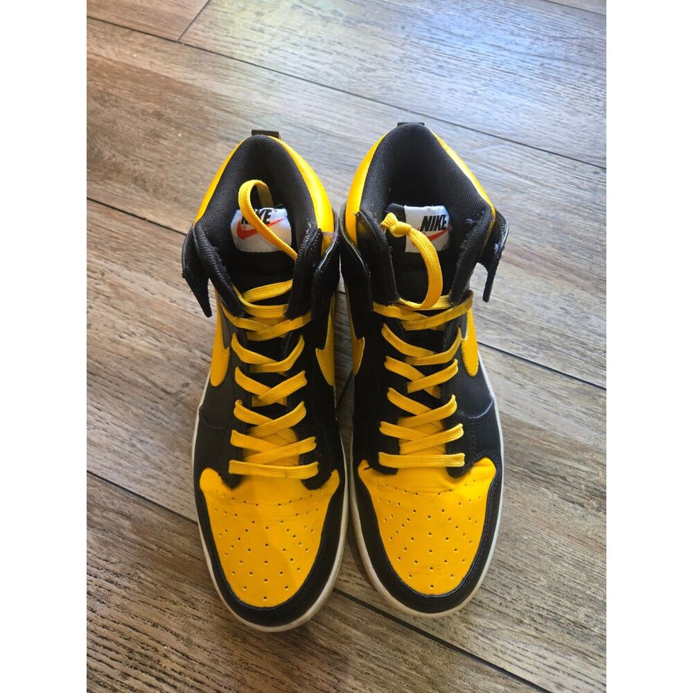 Nike High Top Basketball Shoes Black Yellow Men’s Size 8.5 Sneakers Strap
